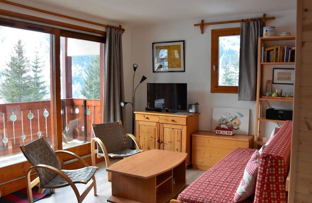 Bright and Cozy Apartment with Large Balcony in Pralognan-La-Vanoise