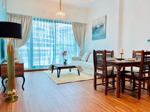 Bright and Luxury 1 Bedroom on Canal