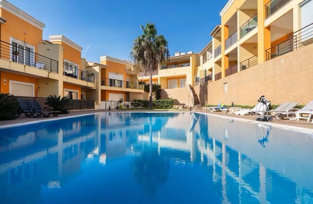Bright and modern 2 Bed Apartment in Vale de Parra