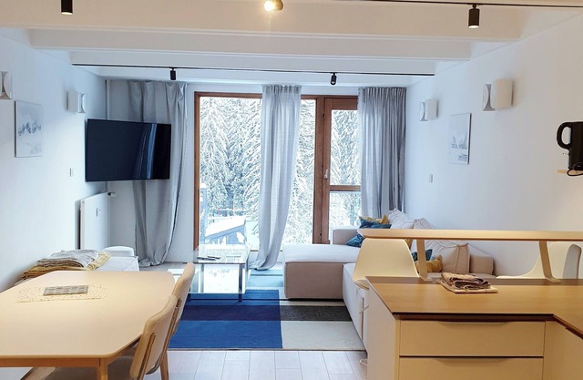 Bright and spacious apartment for 6 people - View of the Flaine Forum