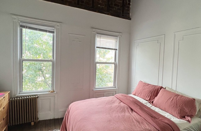 Bright and Spacious 2 Bedroom Apartment in Prime Greenpointn