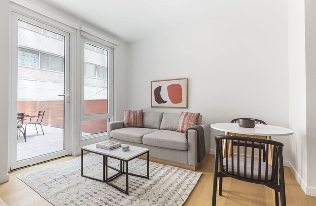 Bright Brooklyn Heights 1BR w/Gym & Doorman, nr BB Park, by Blueground