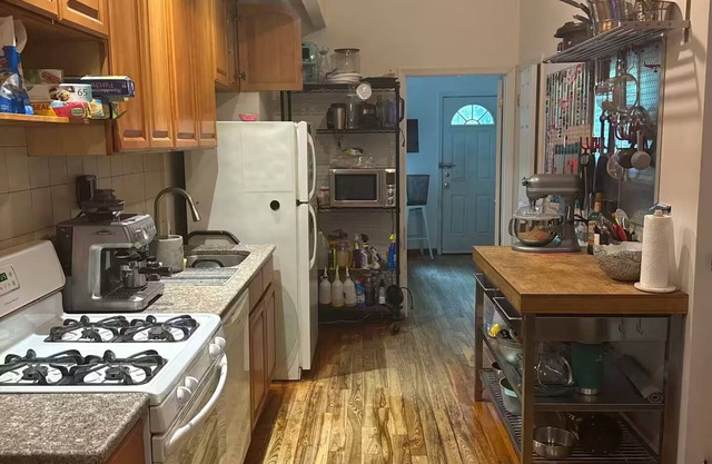 Bright Bushwick Room in Art Duplex