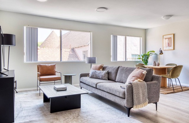 Bright Fairfax 2BR w/Pool, near WF + TJ, Melrose shopping, by Blueground