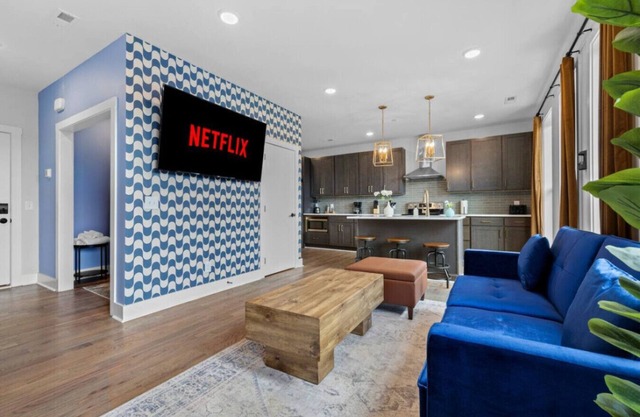 Bright Family 1BR | Sleeps 4 | Near Nashville DT!