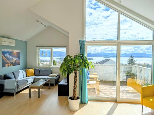 Bright Fjord View Apartment Jørpeland