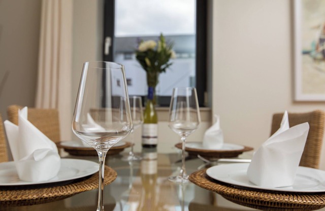 Bright, Modern Apartment - Royal Mile!