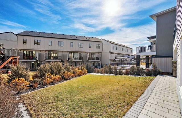 Bright Nature Escape 2BR Walkout Suite w/Patio