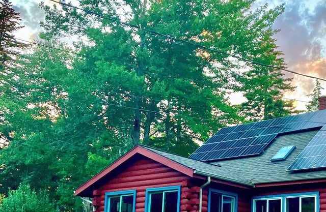 Bright, quiet studio apartment in beautiful Blue Hill close to Acadia and hiking