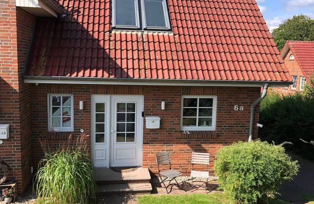 Bright, quietly located vacation home, 3 min. walk from the beach