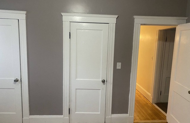 Bright, Sunny & Newly Renovated Duplex Close to Boston