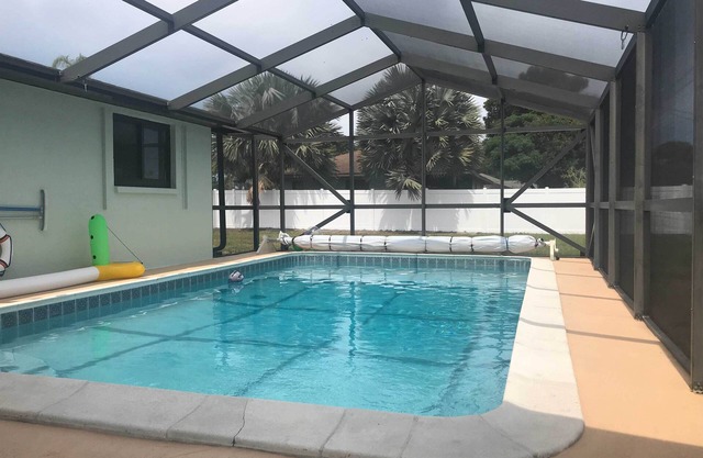 Bright Venice Home w/Yard < 4 Miles to Beach!