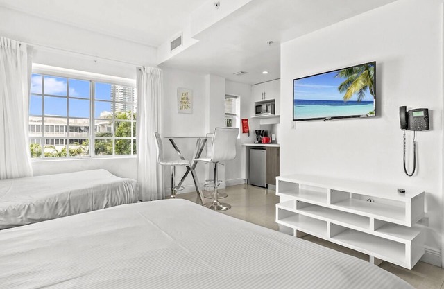 Bring the Whole Squad! 3 Convenient Units, Picnic Area, Close to Miami Beach!