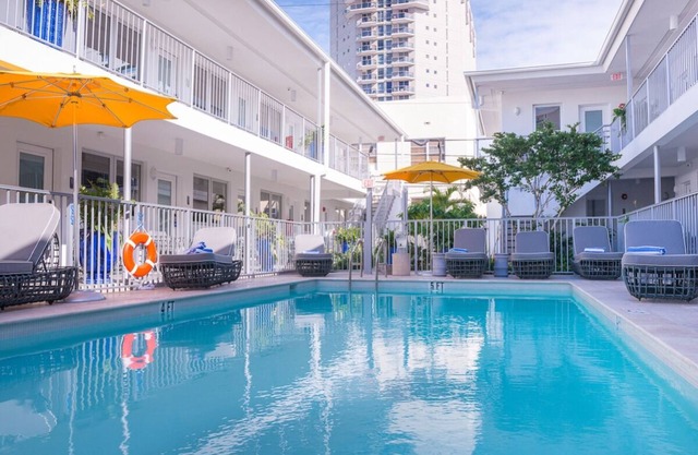 Bring Your Photo Club on an Art Deco Tour! 3 Units w/Kitchenette! Onsite Pool!