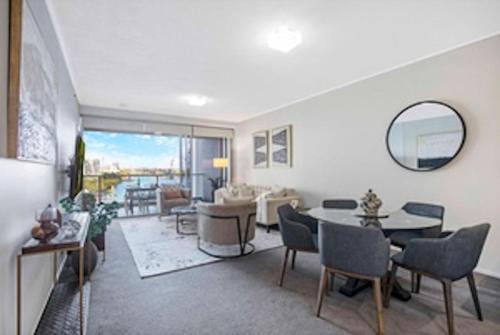 Brisbane City Luxe 3BR, Views, Pool, Car Park