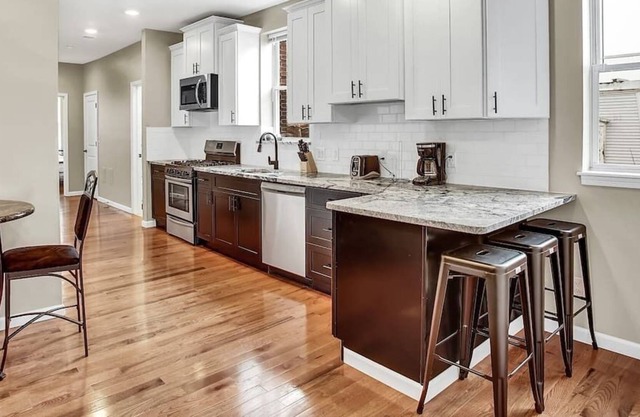 Broad Street Beauty Modern 2BR**