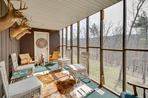 Broadway Cabin with Hot Tub Hike and Ski