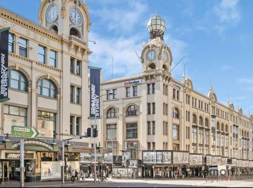 Broadway I Central, Spacious White Apartment Hotel 56m2