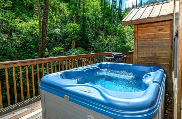 Brookside Hideaway 403 | Arcade Games, Wi-Fi, Fireplace, Grill, Pool Access & Keyless Entry