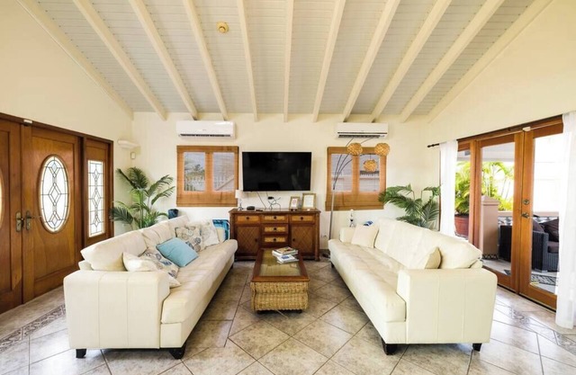 Bubali Villa - Just a 2-minute drive to Eagle Beach