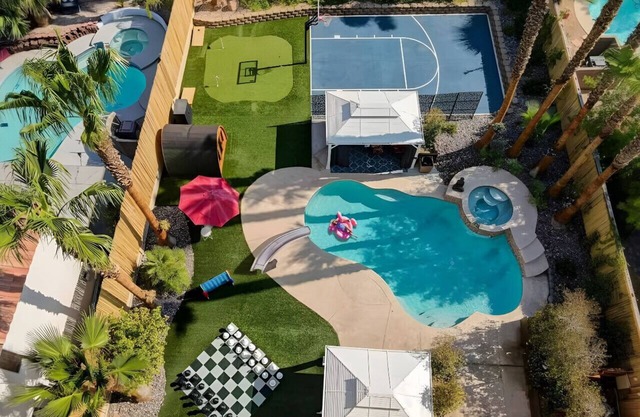 Buddha Play | Modern | Pool & Spa Near Vegas strip