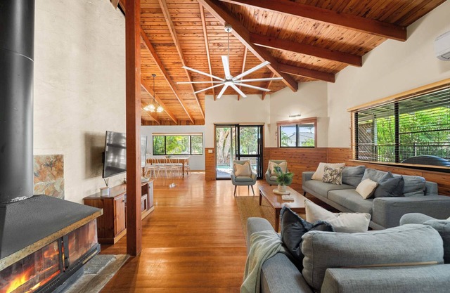 Buderim Rustic Retreat - Pool & Pet Friendly
