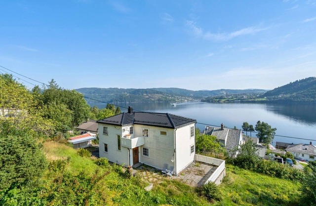 Budget Getaway With Fjord View; First Floor Apartment