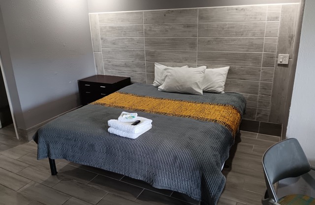 Budget Inn East
