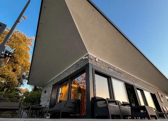 Buena Vista floating house