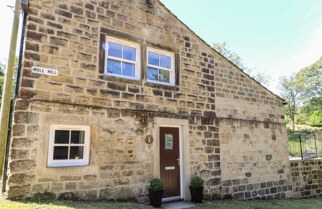 BULL HILL COTTAGE, family friendly in Oxenhope