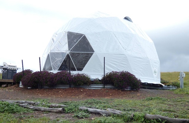 Bullroarer - Self Catering Dome accommodation with private deck, BBQ and lawn