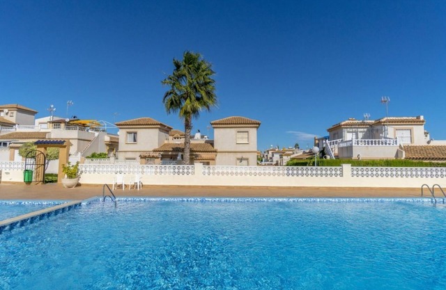 Bungalow con Patio y Terraza Solárium
