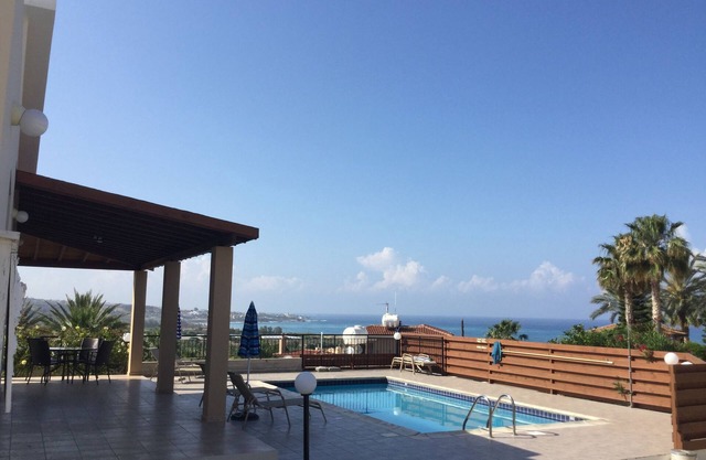 Bungalow, Coral bay, Paphos, see view, en-suite, 3 bedroom, disabled friendly