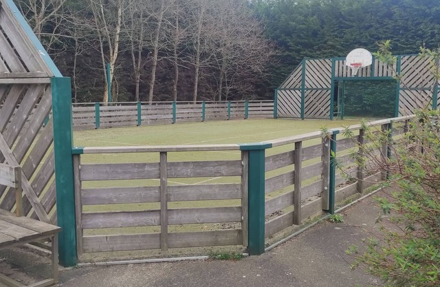 Bungalow 5 minutes from the sea in a family campsite close to all amenities, a