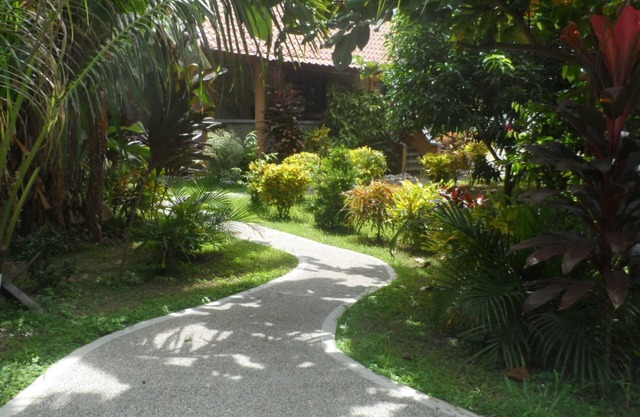 Bungalow on Sibuyan(Romblon) near Cresta de Gallo (without aircon)