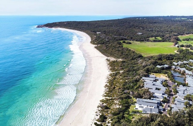 Bunker Bayhouse Your Ideal Escape by the Beach