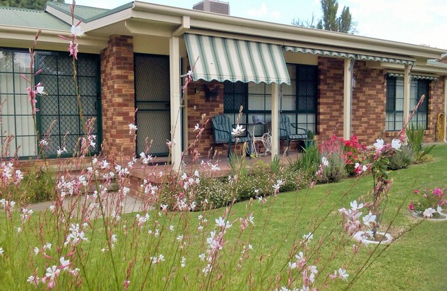 Butterfly Cottage - Pet Friendly Tumut