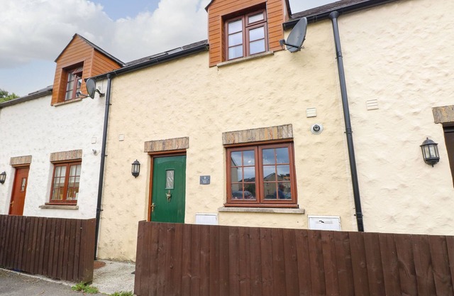 BWTHYN CANOL, pet friendly, country holiday cottage in Haverfordwest