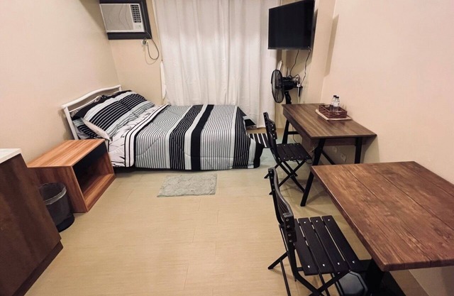C Comfortable & Cozy Room for 3