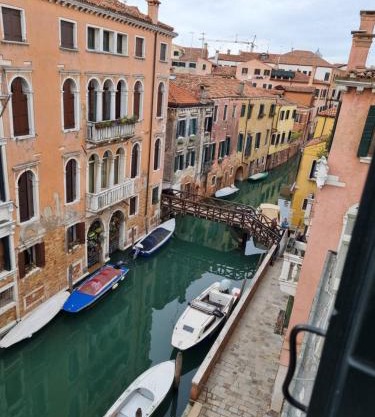 Ca' Cappello Venice Apartment 2 with Canal View