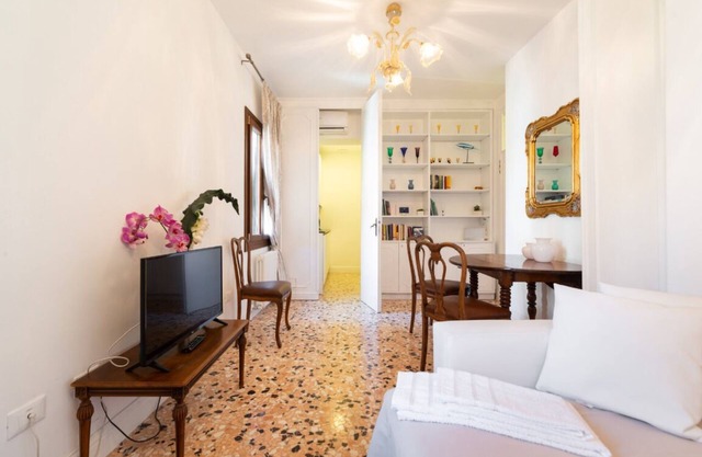 Ca Maria, bright and quite apartment in Venice