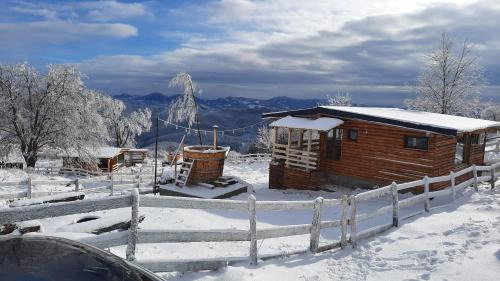 Cabana Himalaya Lodge cu ciubăr din inima munților Apuseni- masivul Buces -Vulcan