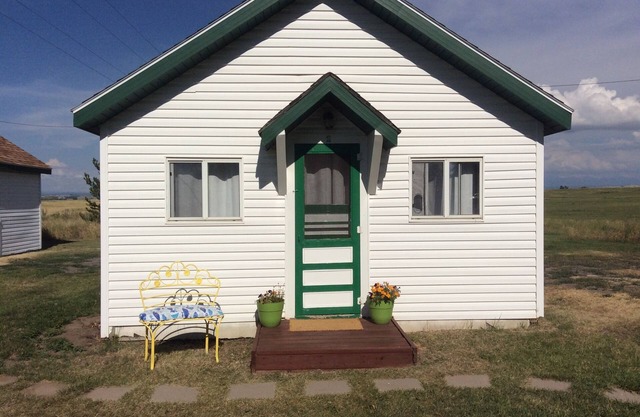 Cabin 2 at Jolley Camper and Cottages