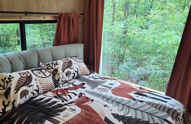 CABIN 28 AT Sasquatch Farm With HVAC and WIFI
