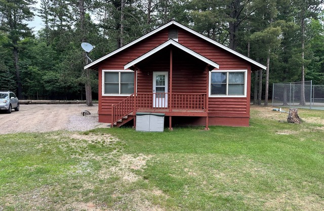 Cabin 3 by Eagle Waters Resort