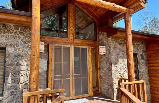 Cabin at Pike's Peak Falls