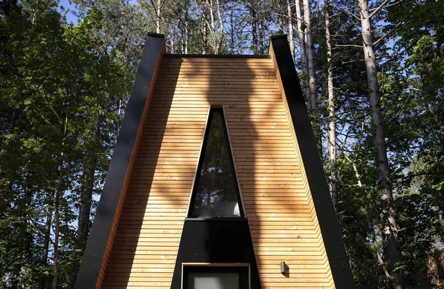Cabin on stilts with private spa in the forest