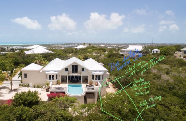 CAICOSVERDE Amazing Garden 2 Bedrooms Suite with Living Room and Kitchenette.