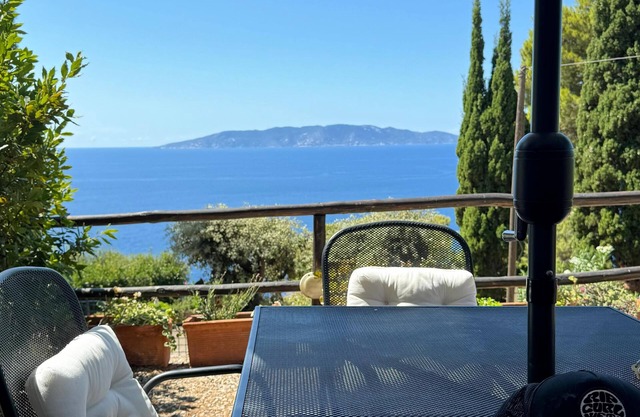 Cala Piccola, house with access to swimming pool and private beach