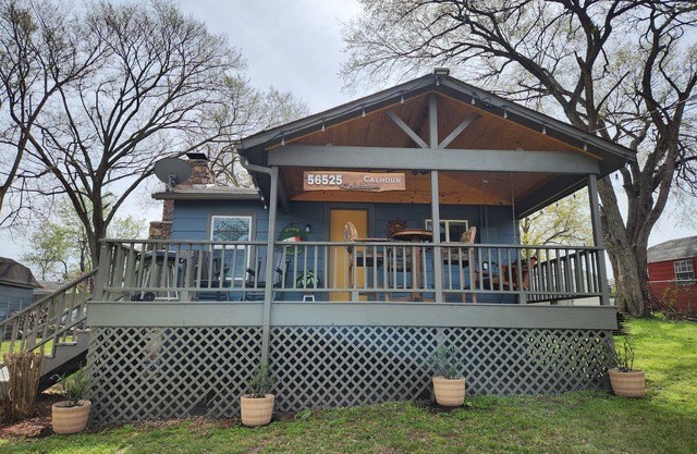 Calhoun Lakehouse on Monkey Island